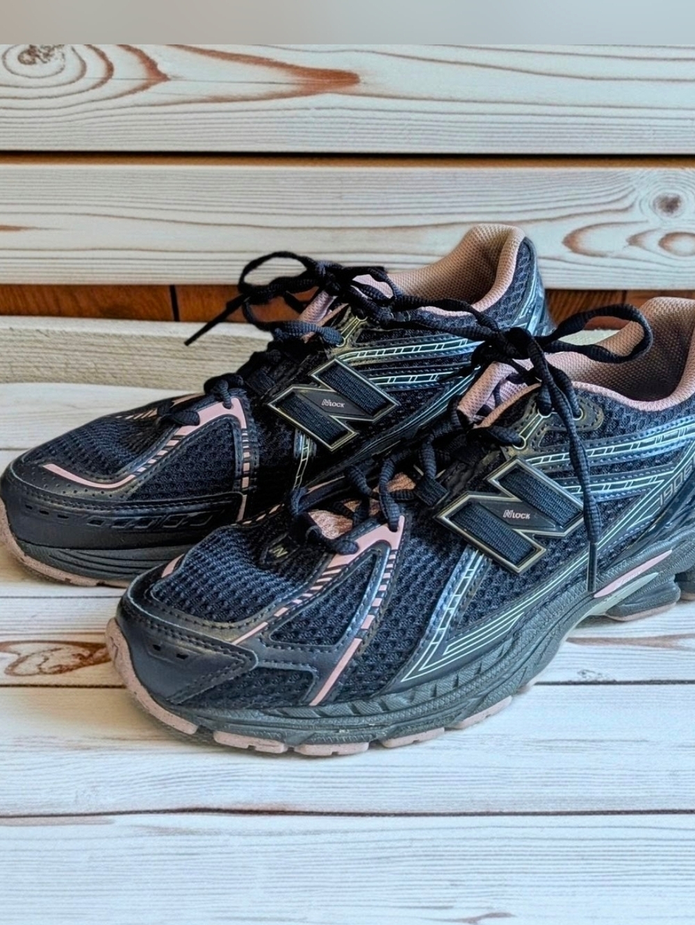 New Balance Eclipse/Pink Taffy Running Shoes (Men's 10, Women's 11.5) - Picture 3 of 12
